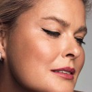 Long-Lasting Liquid Eyeliner thumbnail
